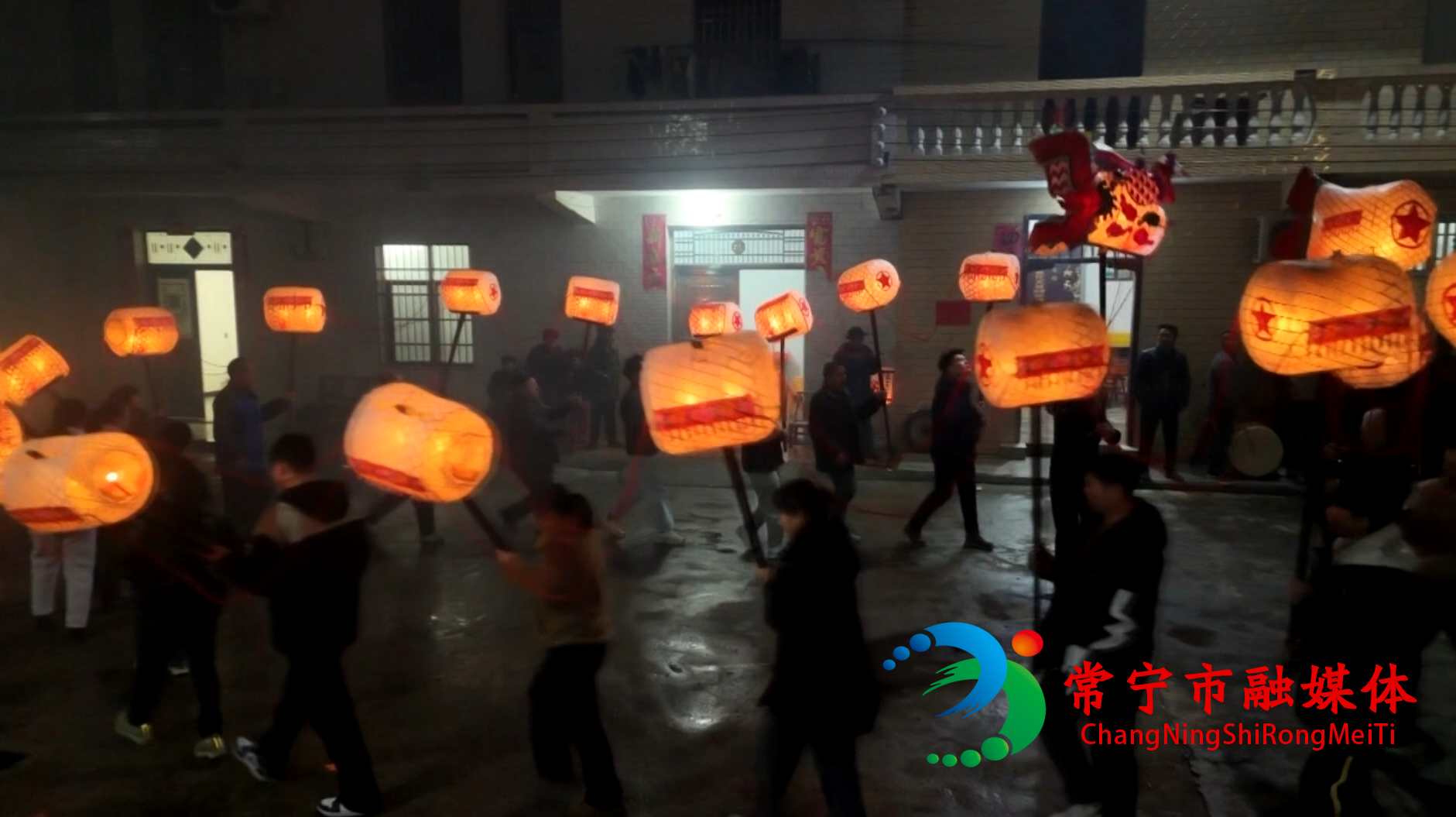 洋泉舞龙 (3).png