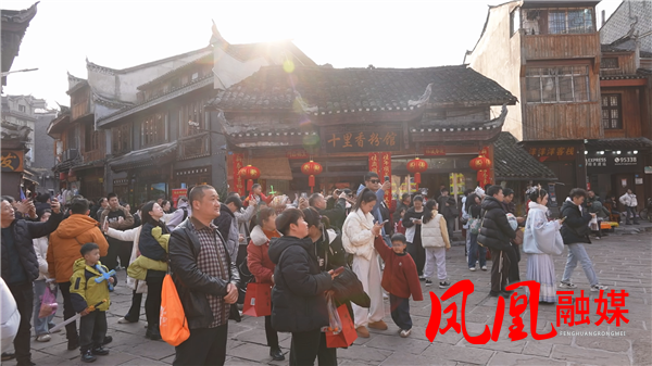 Still0221_00007.png Still0221_00007.png