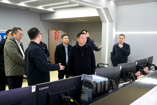 钟跃波调研春节假期旅游接待与安全生产工作