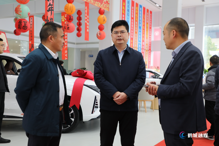 郑明明走访返乡企业家并调研企业复工复产工作.jpg 郑明明走访返乡企业家并调研企业复工复产工作.jpg