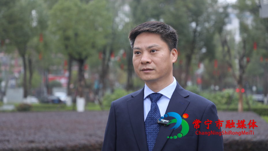 李华杰.jpg 李华杰.jpg