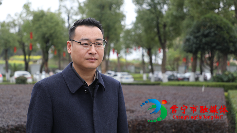 杨晨光.jpg 杨晨光.jpg