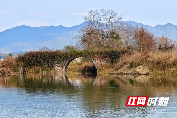 重建修复后的拦水坝蓄水功能增强、水质清澈.jpg 重建修复后的拦水坝蓄水功能增强、水质清澈.jpg