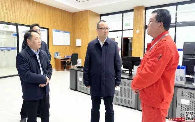 邓生华开展企业服务年行动：服务大提升 产业大提级