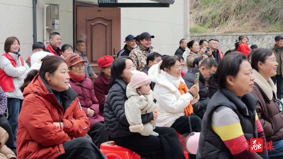石门县永兴街道:“理论+民生+文艺”暖元宵 让全会精神扎根群众心间2.png 石门县永兴街道:“理论+民生+文艺”暖元宵 让全会精神扎根群众心间2.png