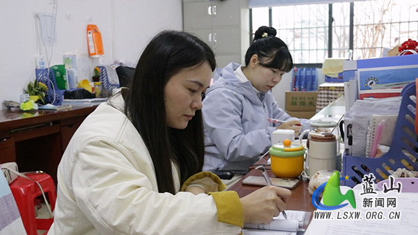 县赤蓝桥小学：做足“功课”迎开学 整洁温馨待生归1.jpg