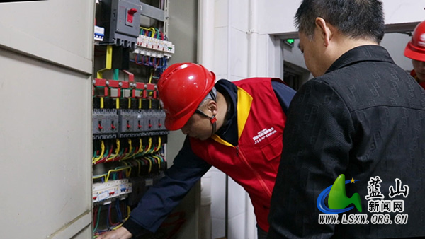 县供电公司：复工复产保电先行 全力护航企业“开门红”1.jpg