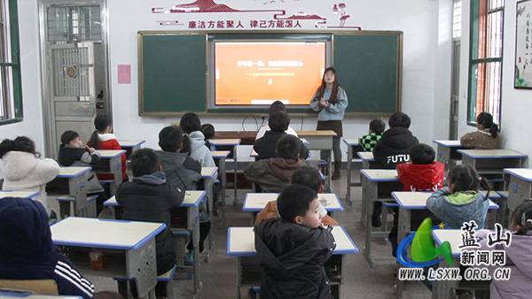 我县红色领航第一课 长征精神润童心.jpg 我县红色领航第一课 长征精神润童心.jpg