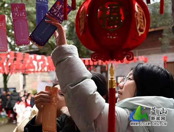 猜灯谜.jpg 猜灯谜.jpg