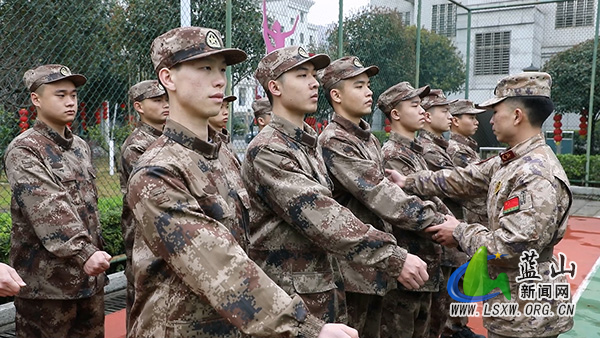 县人武部：役前教育铸军魂 矢志报国踏征程.jpg