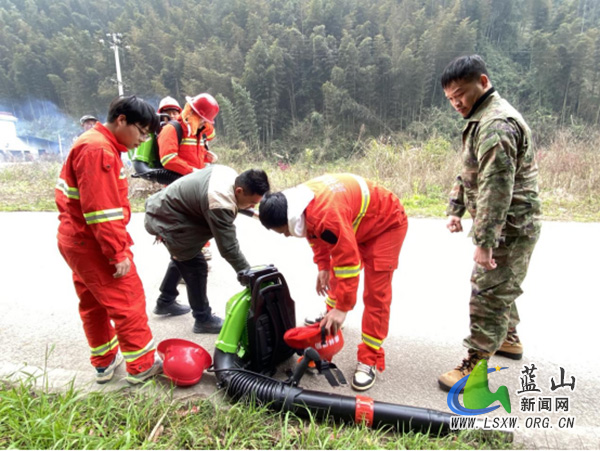 犁头瑶族乡开展森林防灭火应急演练2.jpg