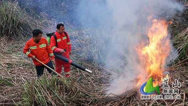 所城镇：清明防火筑防线 演练宣传护平安1.jpg