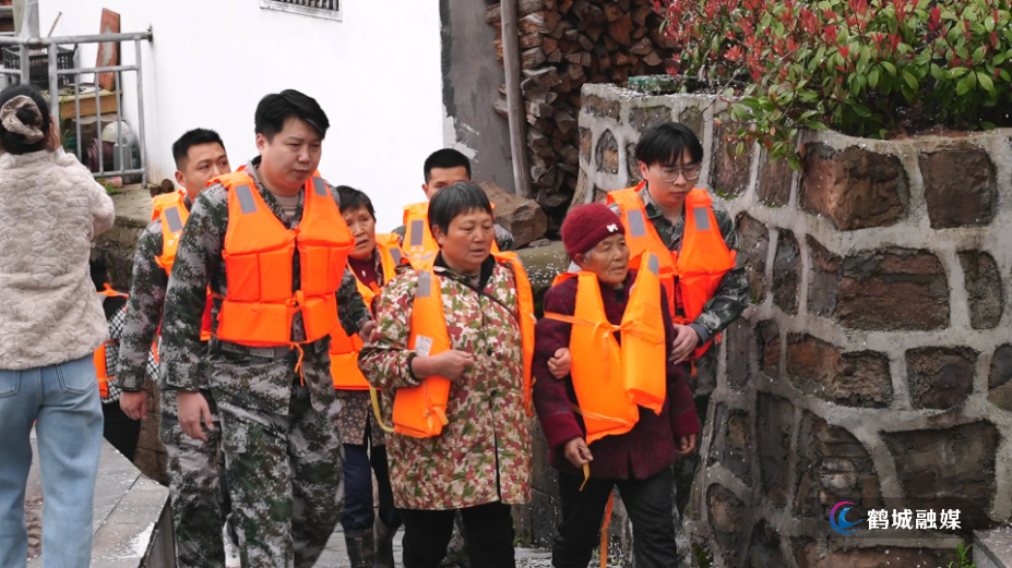 凉亭坳乡开展防洪疏散演练 筑牢防汛安全防线.mp4_000103.565.png