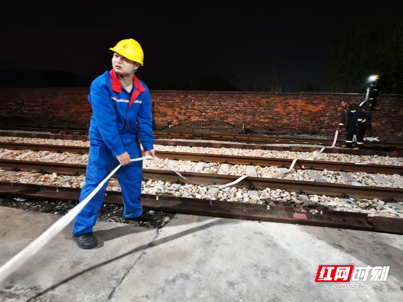 11.现场接水带_副本.jpg 11.现场接水带_副本.jpg