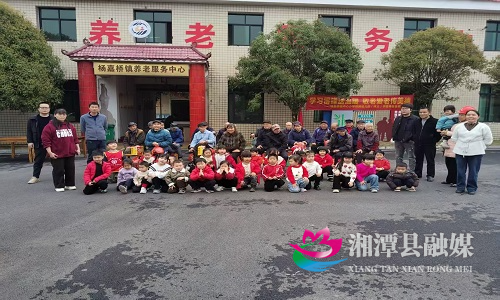 杨嘉桥幼儿园学雷锋1.jpg