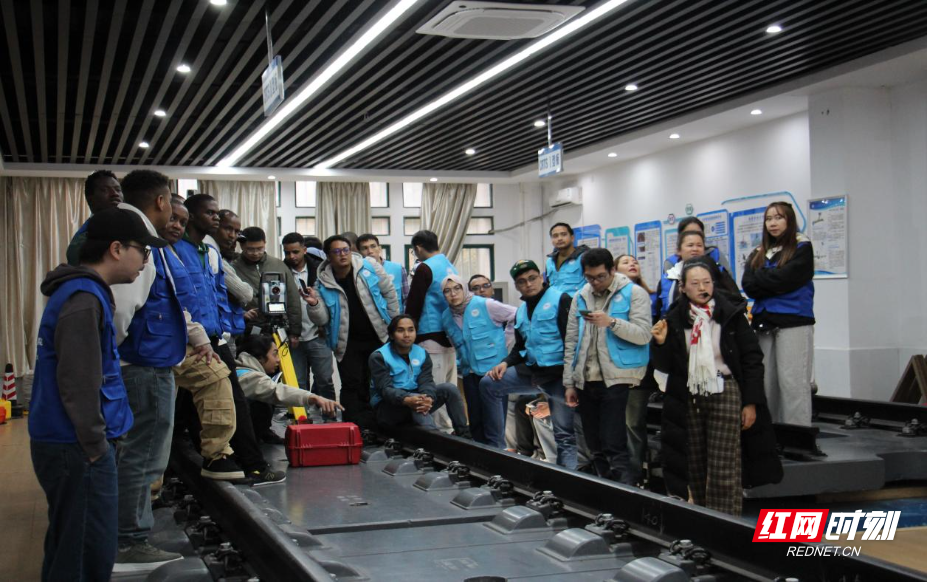 图片18.jpg 图片18.jpg