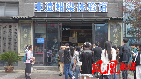 Still0404_00007.png Still0404_00007.png