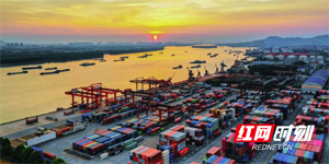 不靠海，更向海