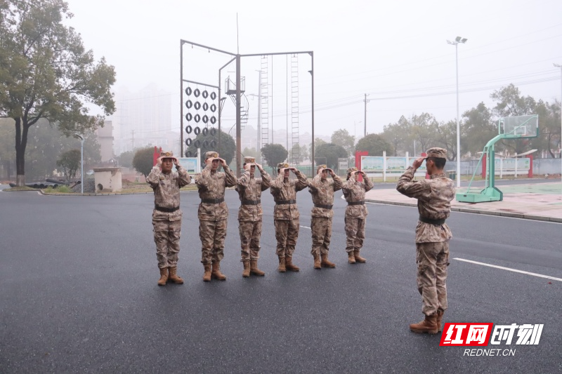 3.官兵正在进行队列训练_副本.jpg