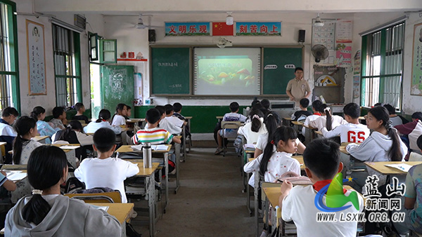 龙溪学校：毒菇警示进校园 撑起生命“保护伞”.jpg