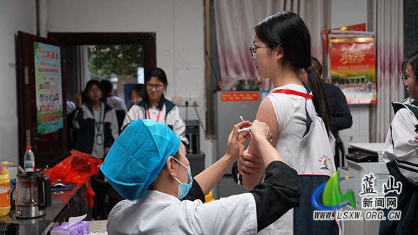 县疾控中心：疫苗护航花季路 健康守护少年行.jpg