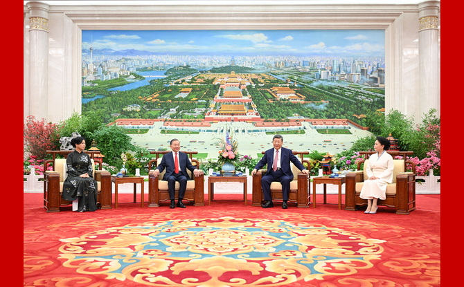 习近平夫妇同苏林夫妇亲切话别