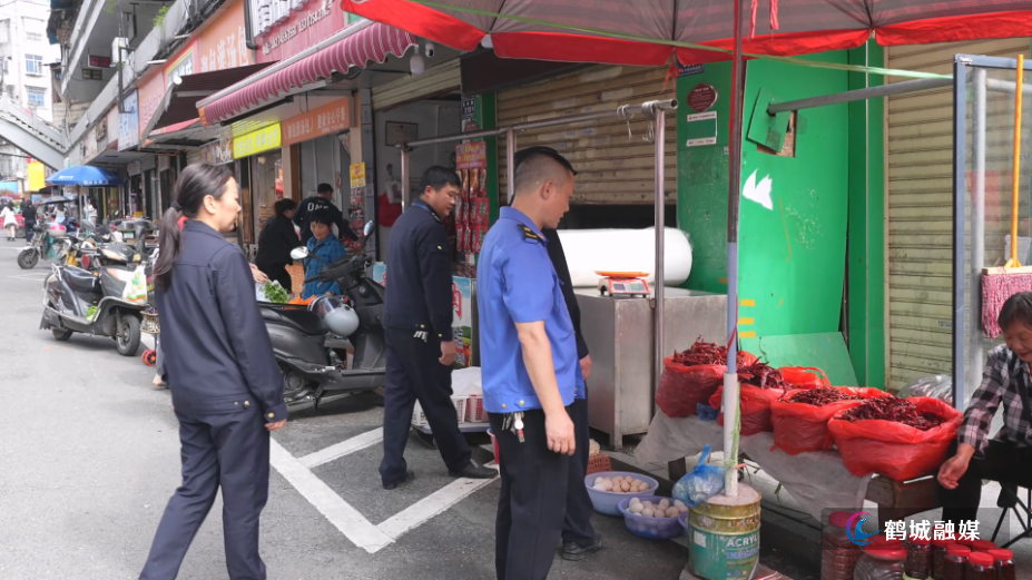 初编：聚焦安全隐患 城中街道开展市场综合整治及消防演练.mp4_000010.718.png