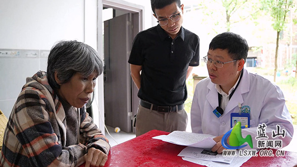 我县医心下乡传暖意 义诊惠民护安康.jpg