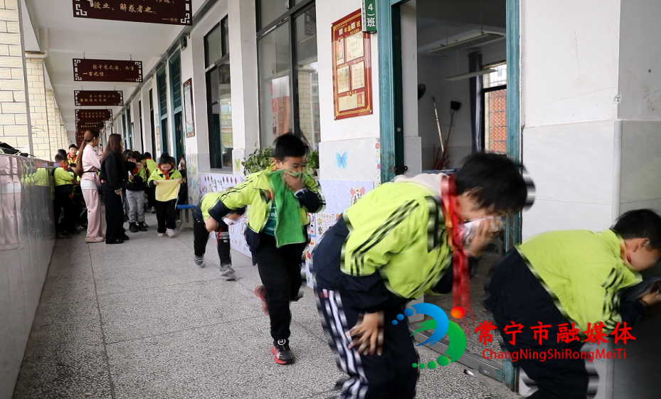 消防演练 (3)_看图王.png