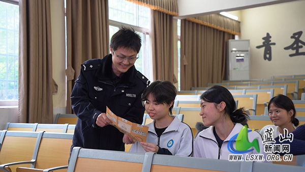 县公安局：点亮反诈“平安灯” 织密青春“防护网”2.jpg