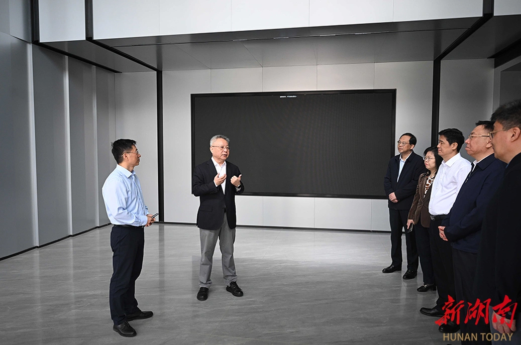 沈晓明调研中南大学、长沙理工大学相关实验室