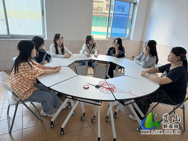 蓝山县第一中学：博弈大作战，心理趣体验.jpg