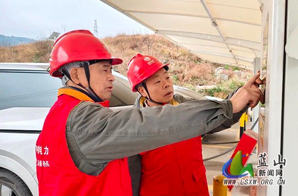 国网蓝山县供电公司：坚守保电一线 护航“五一”假期.jpg