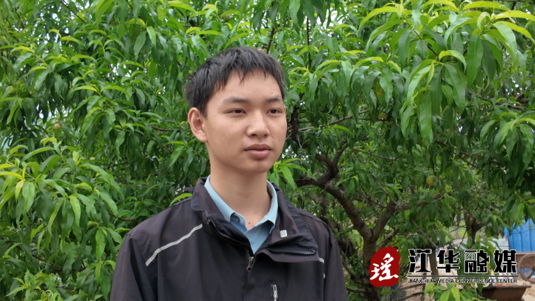弟弟周.png