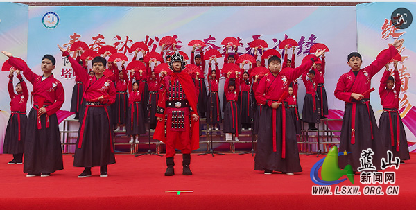 塔峰中学2026年文艺汇演圆满落幕.jpg
