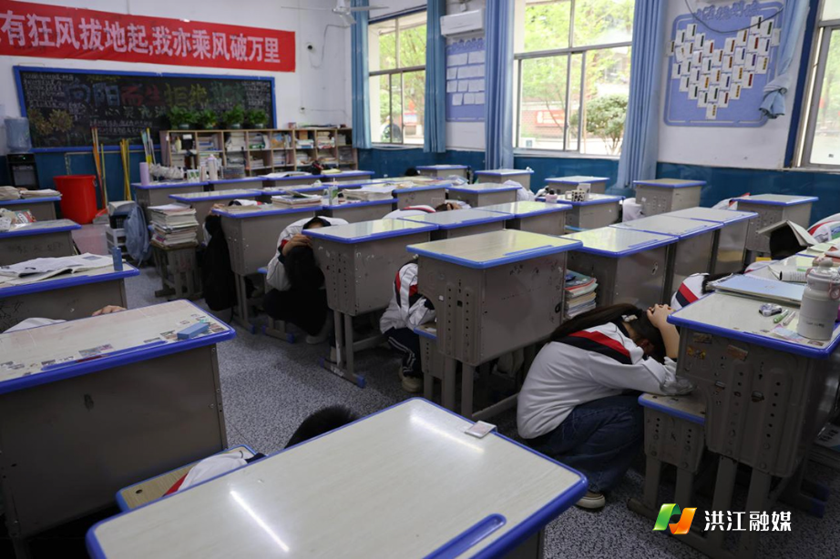 华清高级中学.jpg