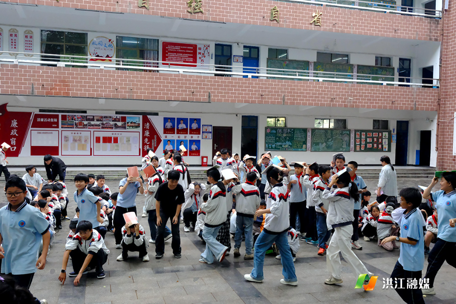 华韵实验学校4.jpg 华韵实验学校4.jpg