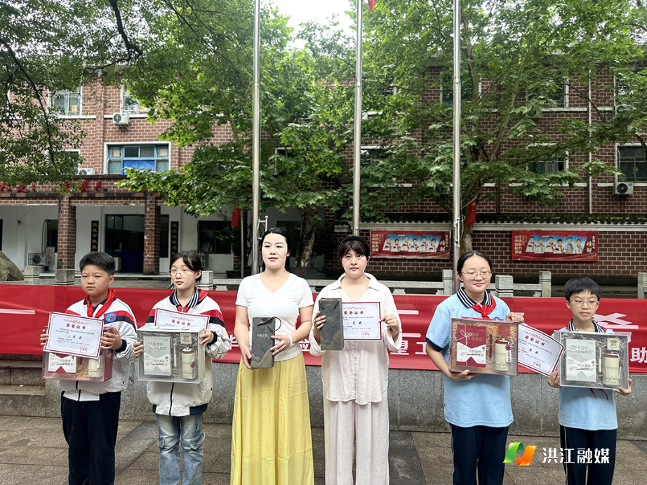 华韵实验学校.jpg 华韵实验学校.jpg