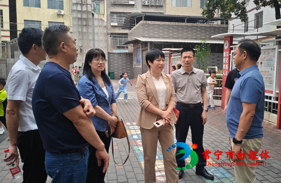 王一花到培元街道督导安全生产网格化敲门行动落实情况.jpg