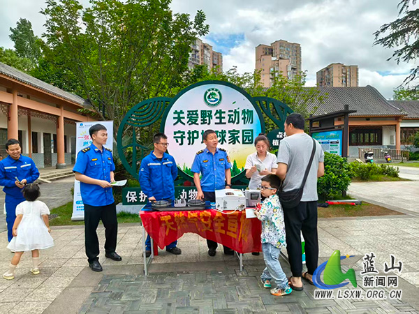 蓝山县城市管理和综合执法局开展液化石油气及天然气安全知识宣传.jpg 蓝山县城市管理和综合执法局开展液化石油气及天然气安全知识宣传.jpg
