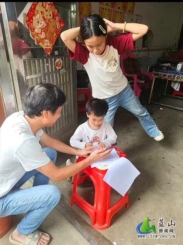 祠堂圩镇:多措并举防溺水 筑牢乡村安全防护网.jpg 祠堂圩镇:多措并举防溺水 筑牢乡村安全防护网.jpg