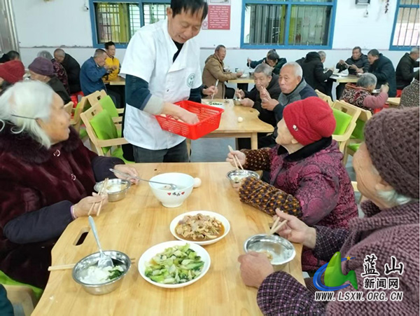 李节权：卸任不改初心 奉献温暖乡邻.jpg