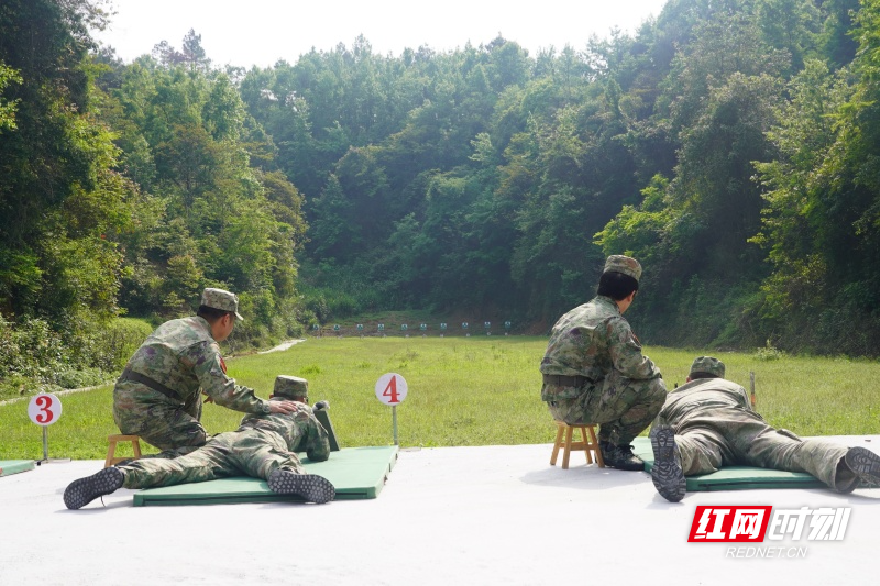 图 3集训民兵正在开展射击训练_副本.jpg 图 3集训民兵正在开展射击训练_副本.jpg