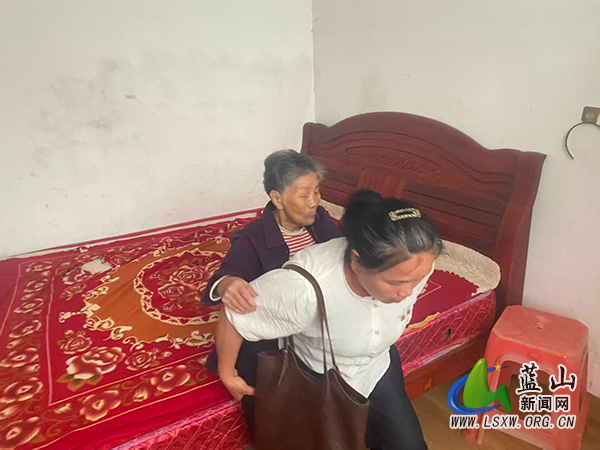 祠堂圩镇:闻“汛”而动 筑牢防汛安全防线.jpg 祠堂圩镇:闻“汛”而动 筑牢防汛安全防线.jpg