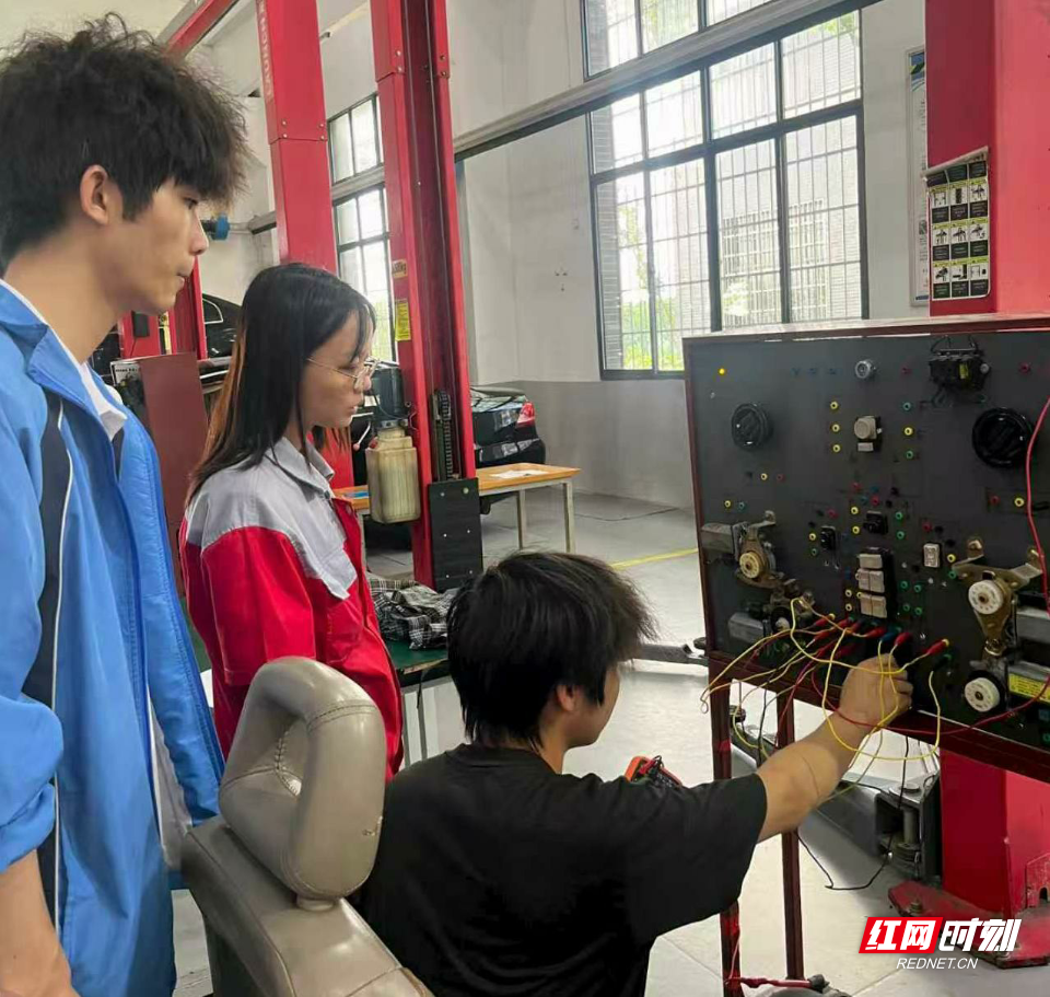 165.我校承办衡阳市中职新能源汽车专业技能培训(1).png