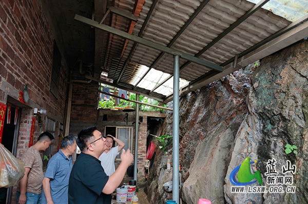 祠堂圩镇:筑牢汛期安全防线 抓实隐患排查整治.jpg 祠堂圩镇:筑牢汛期安全防线 抓实隐患排查整治.jpg