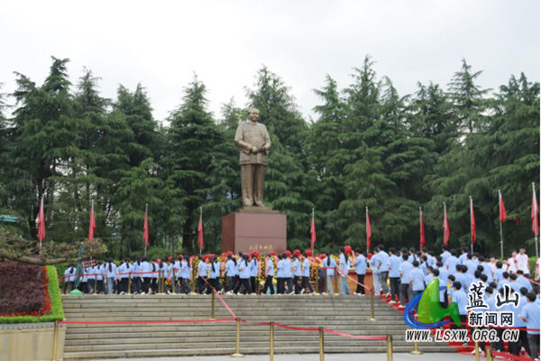 蓝山县第一中学开展“我的韶山行”红色研学活动.jpg