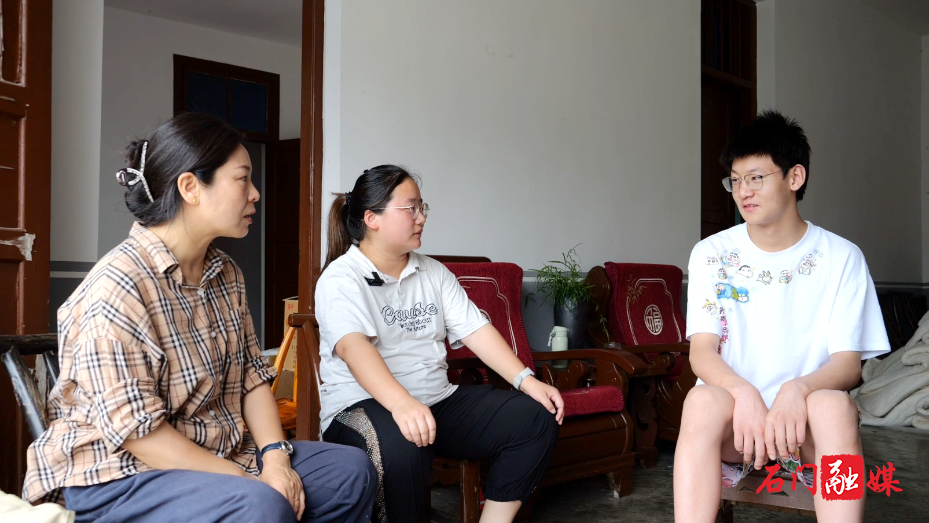 石门:中考季突遇洪灾 教师家访稳住备考心4.png 石门:中考季突遇洪灾 教师家访稳住备考心4.png