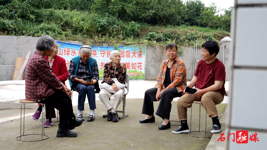 皂市镇：烟火伴乐声 干群同心筑牢暖心安置港湾7.png