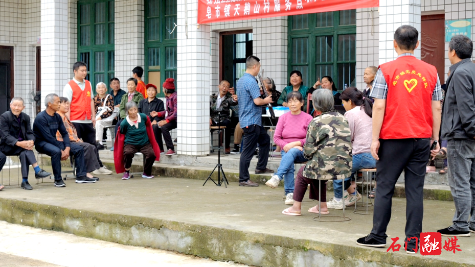 皂市镇：烟火伴乐声 干群同心筑牢暖心安置港湾5.png